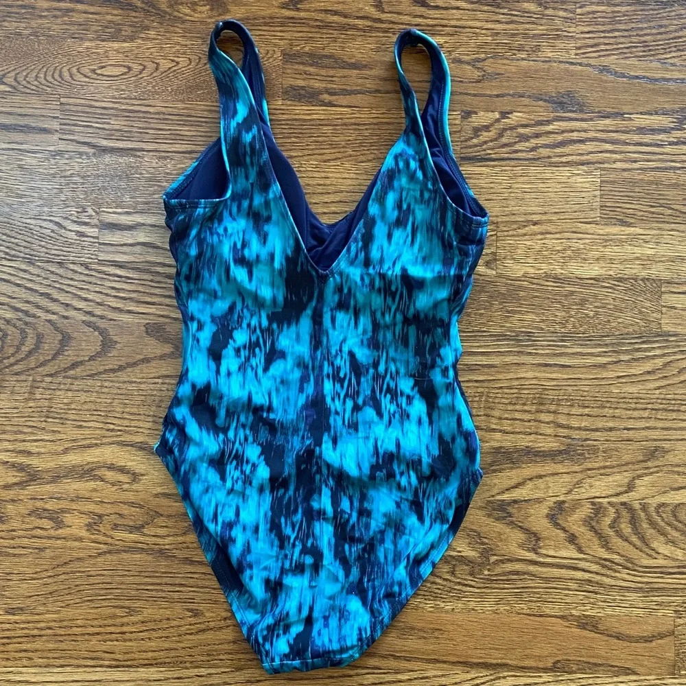 TYR Women’s‎ Teal Black One-Piece Competition Swimsuit XSmall  Medium Athlete